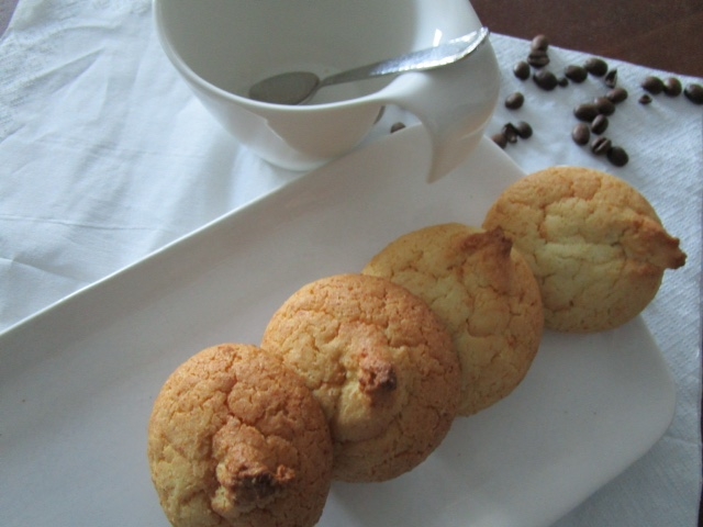 bitterkoekjes1.JPG bitterkoekjes1.JPG